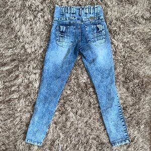 Cutie Pie Levanta Cola Acid Wash Skinny Jeans size 27 Waist and 35 Hip